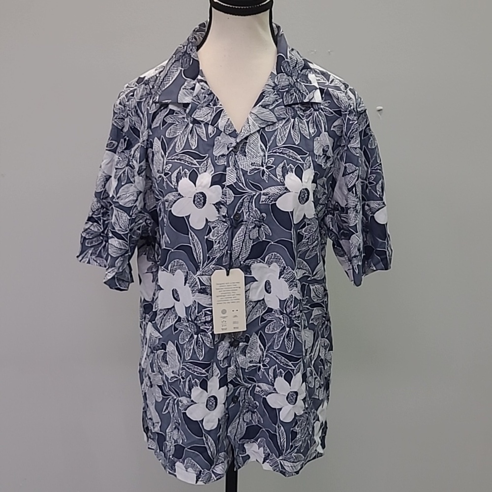 Abercrombie & Fitch Size M Blue and White Floral Hawaiian T-Shirt